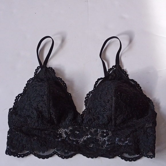 ❣️🔥💕 Pullover Black Embroidered Lace Bralette with Thin Removable Padded Cups - Picture 2 of 10